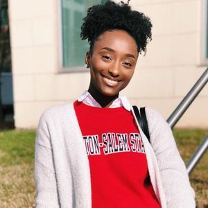 Meet your Posher, Tania